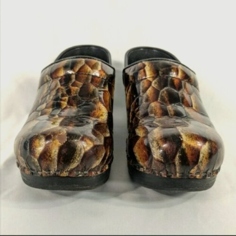 Dansko Womens 39.5 Tigers Slip on Size 9
